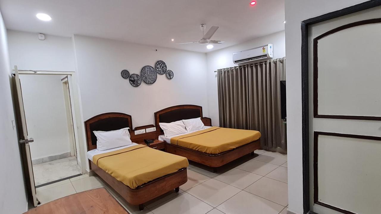 Hotel Tirth Ankleshwar Exteriér fotografie