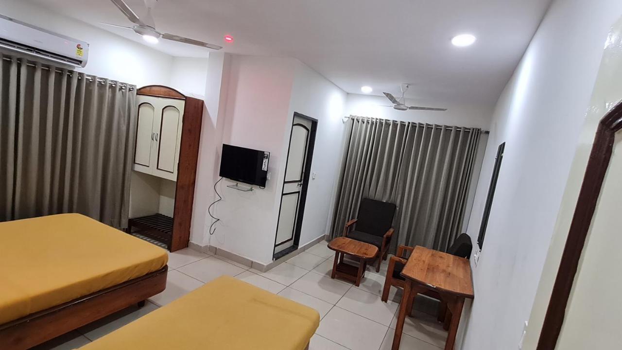 Hotel Tirth Ankleshwar Exteriér fotografie