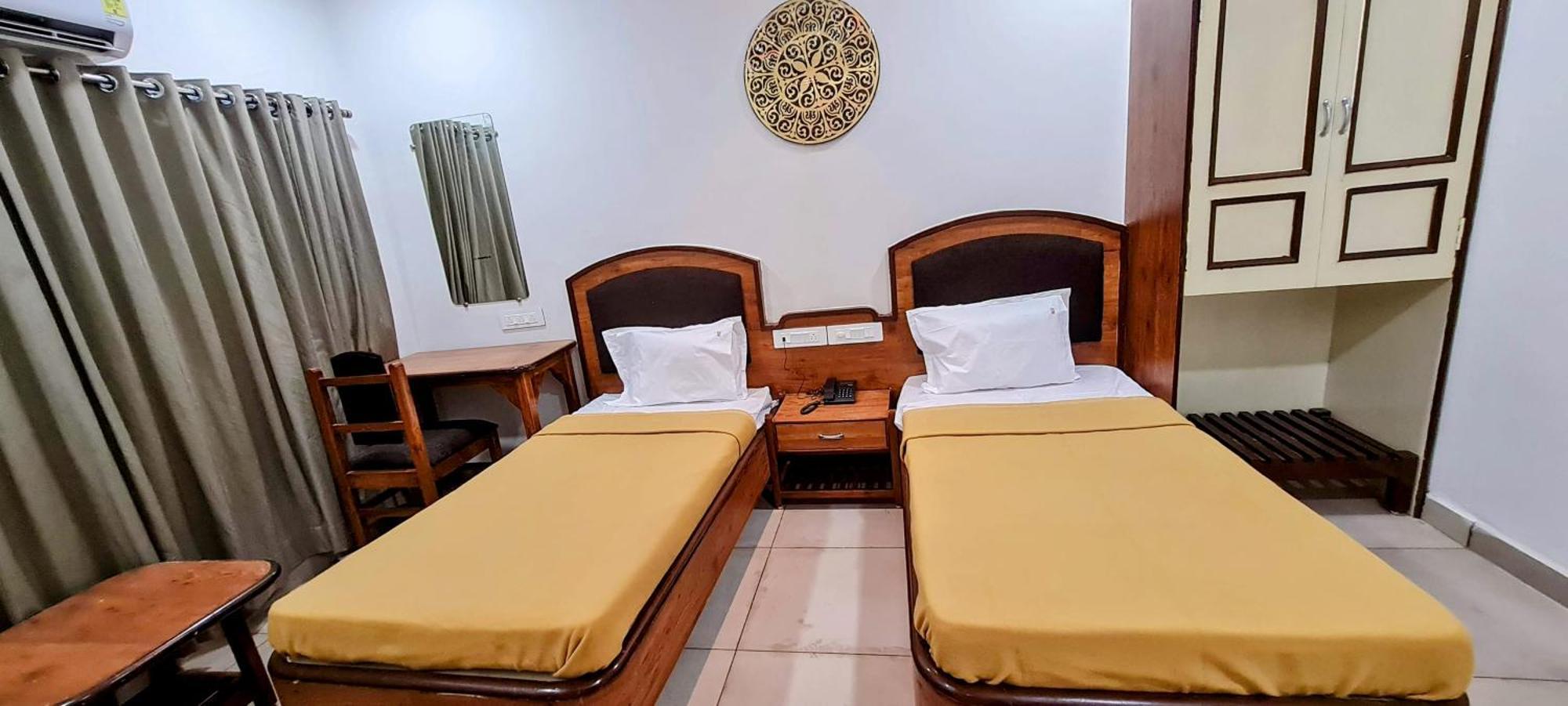 Hotel Tirth Ankleshwar Exteriér fotografie