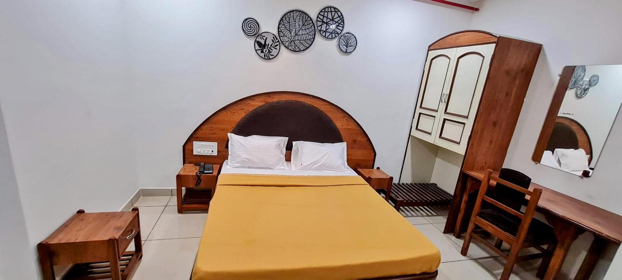 Hotel Tirth Ankleshwar Exteriér fotografie